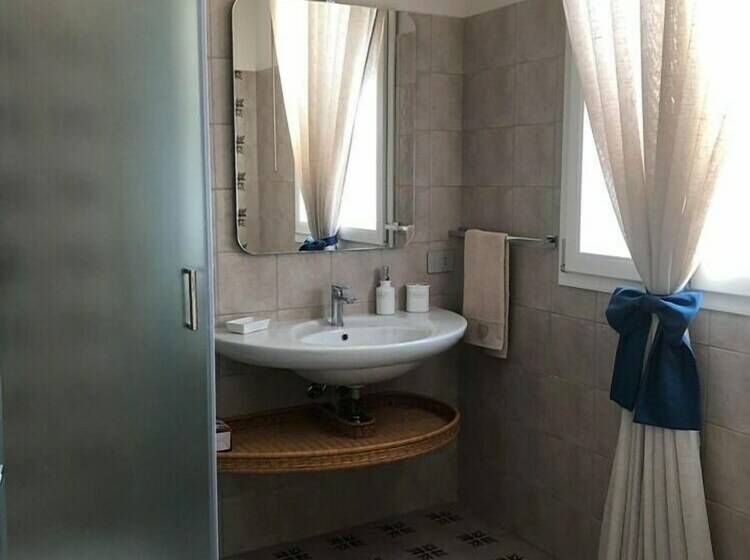 اتاق لوکس, Stella Del Mare