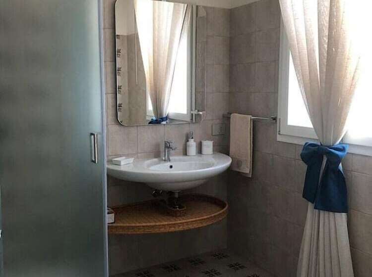 اتاق لوکس, Stella Del Mare