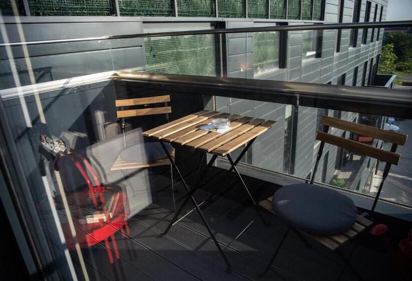 סטודיו סטנדרט עם מרפסת, Apartments Steel Residence