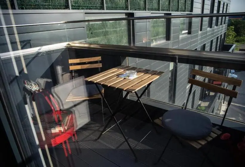 バルコニー付きスタンダードステューディオ, Apartments Steel Residence