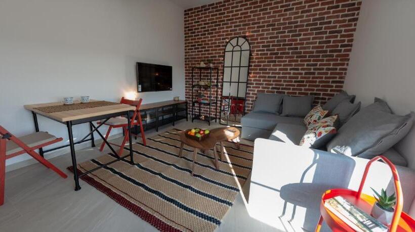 סטודיו סטנדרט עם מרפסת, Apartments Steel Residence