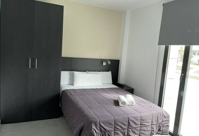 标准单人间, 6 Bis