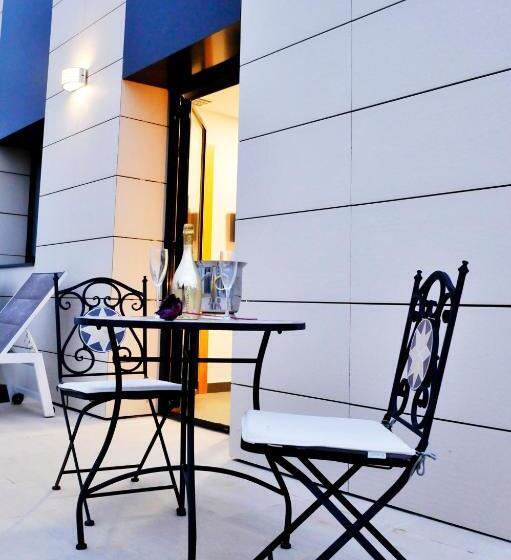 标准间带露台, 6 Bis