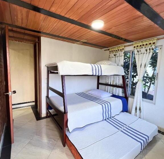 منزل 4 غرف نوم, Cabañas Lluvia De Oro