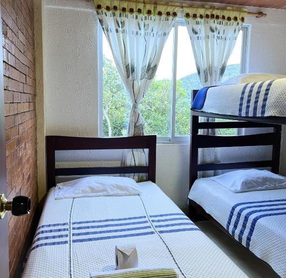 منزل 4 غرف نوم, Cabañas Lluvia De Oro