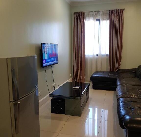 バルコニー付スイート, Lae City