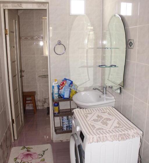 تختخواب در اتاق مشترک, Guest House Jamal