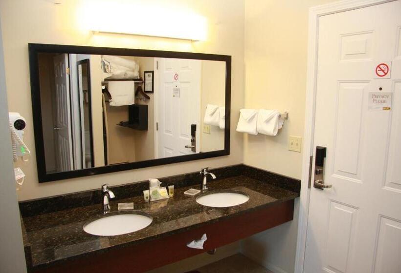 جناح غرفتين نوم, Budget Host Inn & Suites