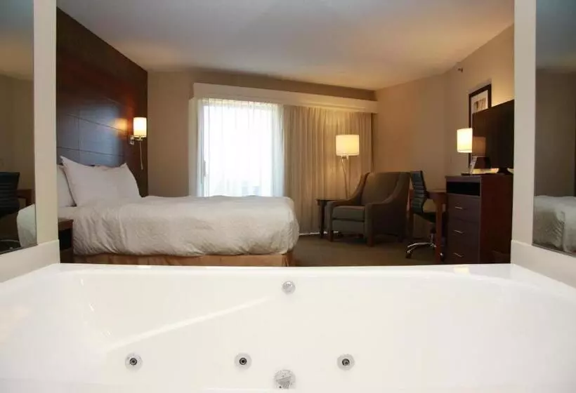 キングサイズベッドのスタンダードルーム, Budget Host Inn & Suites
