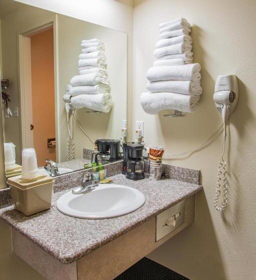 キングサイズベッドのスタンダードルーム, Cedars Inn