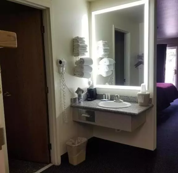 اتاق استاندارد با تخت بزرگ برای معلولان, Cedars Inn