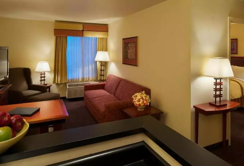スイート, Larkspur Landing Extended Stay Suites Sacramento