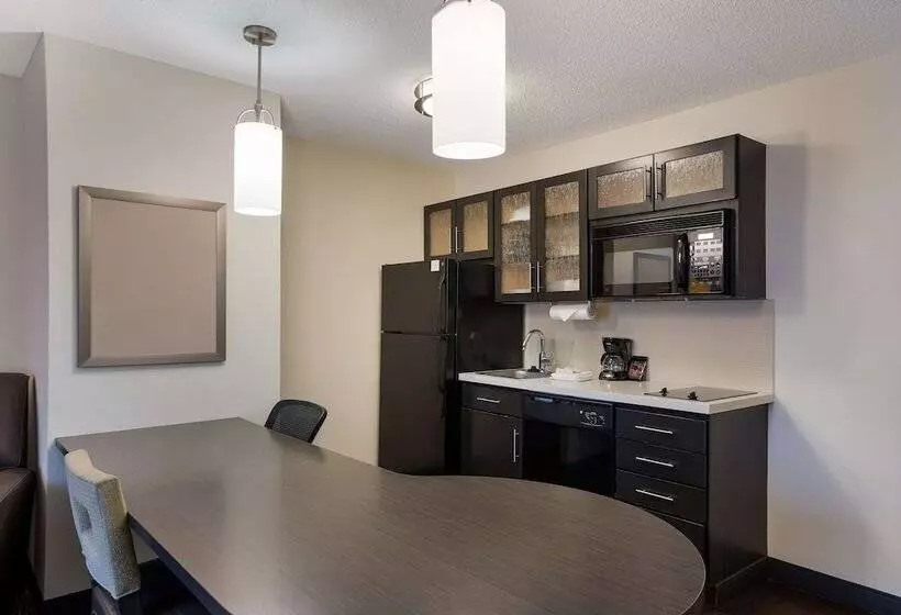 Sviitti, Sonesta Simply Suites Des Moines