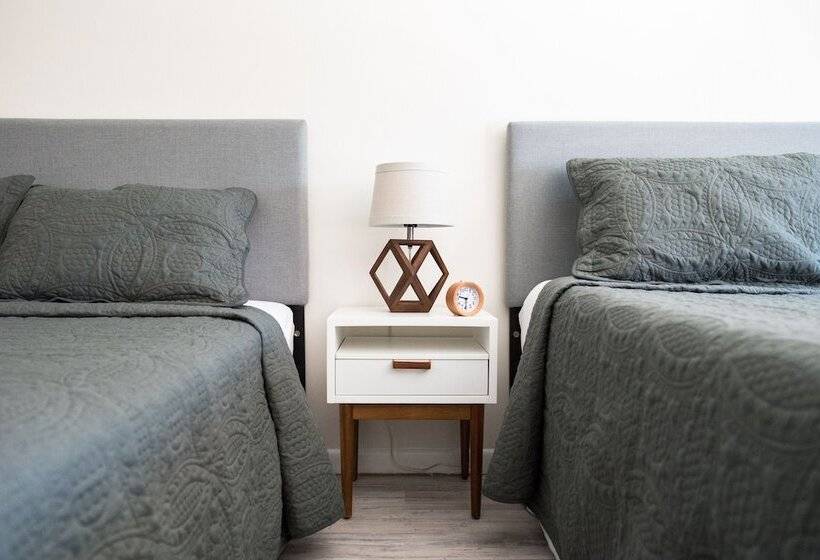 带2个双人床的标准工作室, The Carriage House At Strasburg