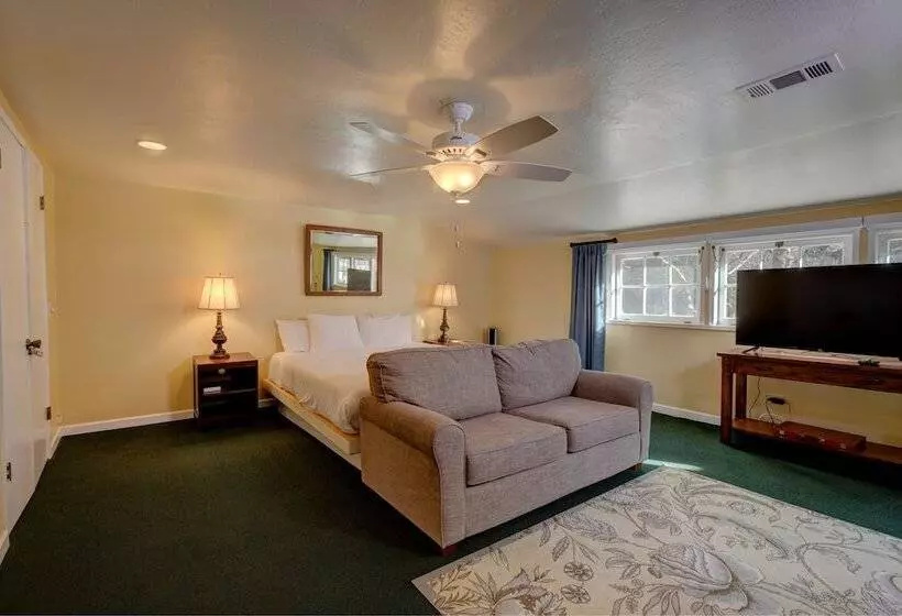 اتاق استاندارد با تخت بزرگ, The Rigdon House
