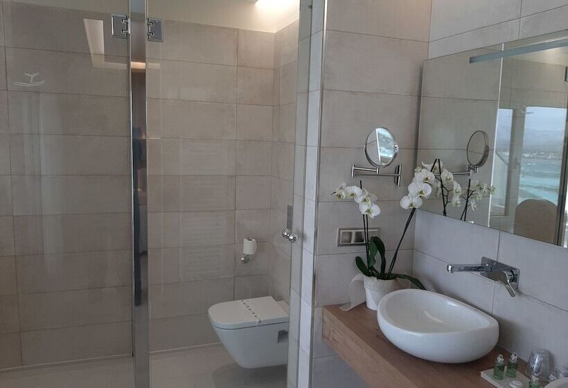 سوئیت پریمیوم با چشم‌انداز دریا, Boutique O Náutico Laxe