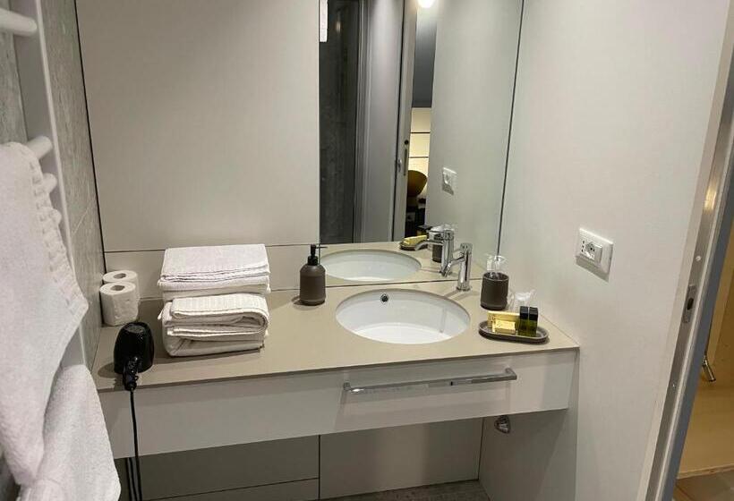 اتاق استاندارد با تخت بزرگ, Torino48 Guesthouse