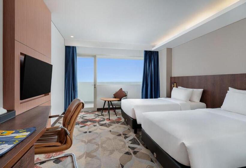 غرفة ديلوكس مطلّة علي البحر, Golden Tulip Springhill Lampung