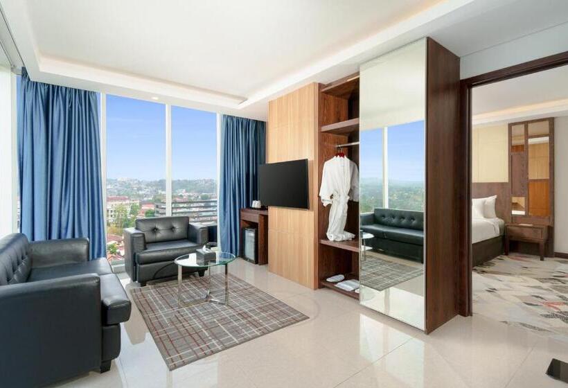 キングサイズベッドのジュニアスイート, Golden Tulip Springhill Lampung