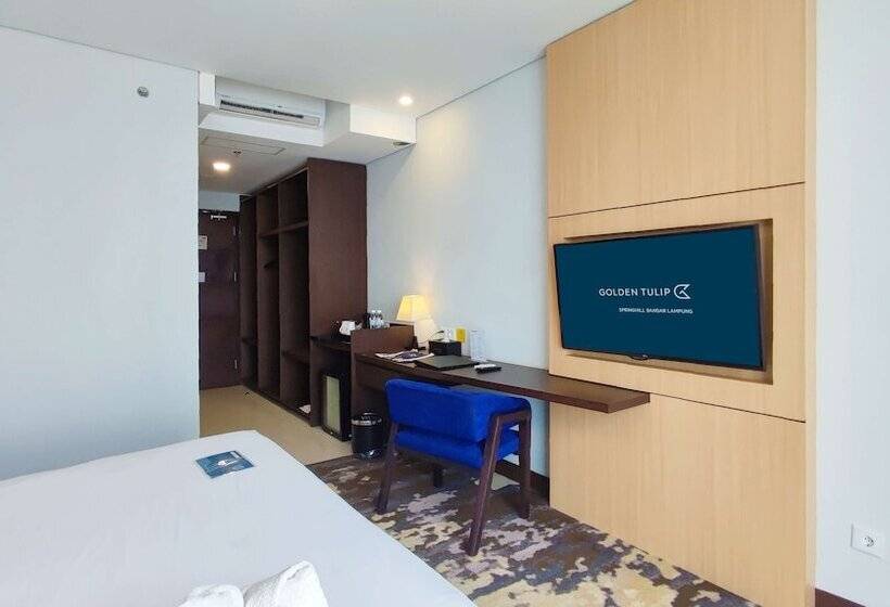 غرفة سوبيريور مطلة على المدينة, Golden Tulip Springhill Lampung
