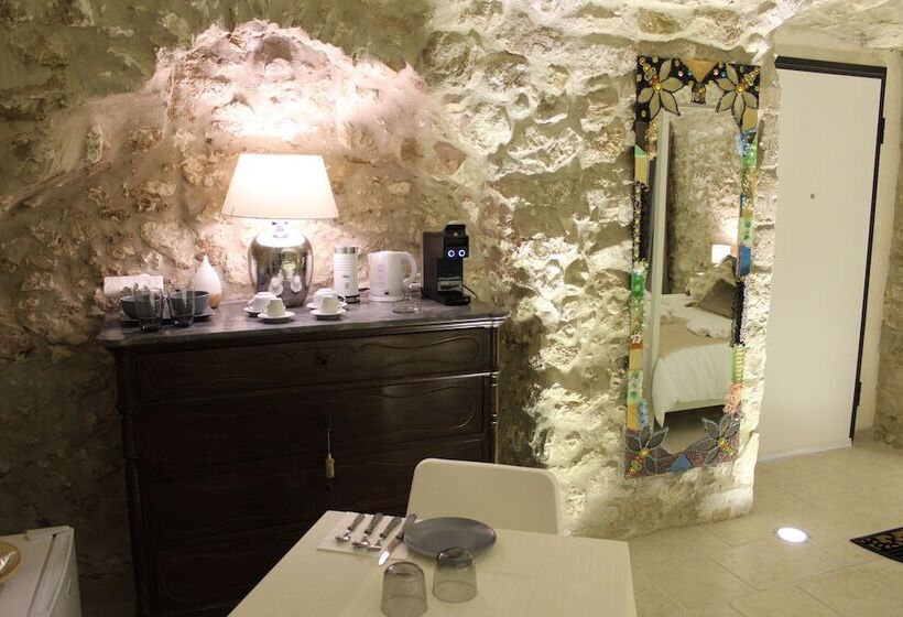 سوییت با استخر, Il Trappeto