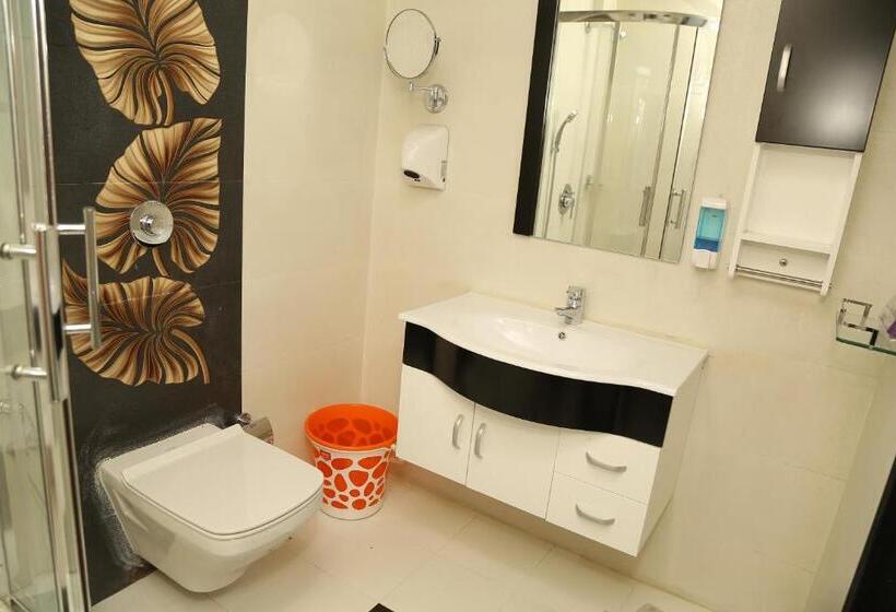 经济房, Beverly Villa