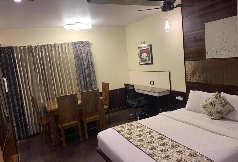 家庭套房, Beverly Villa