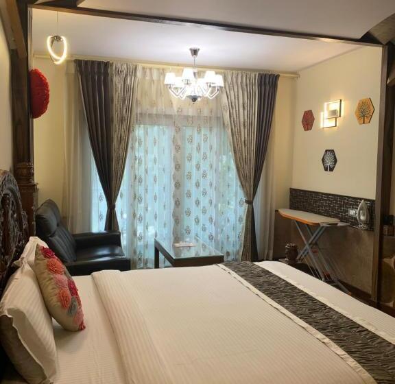 带大床的标准间, Beverly Villa