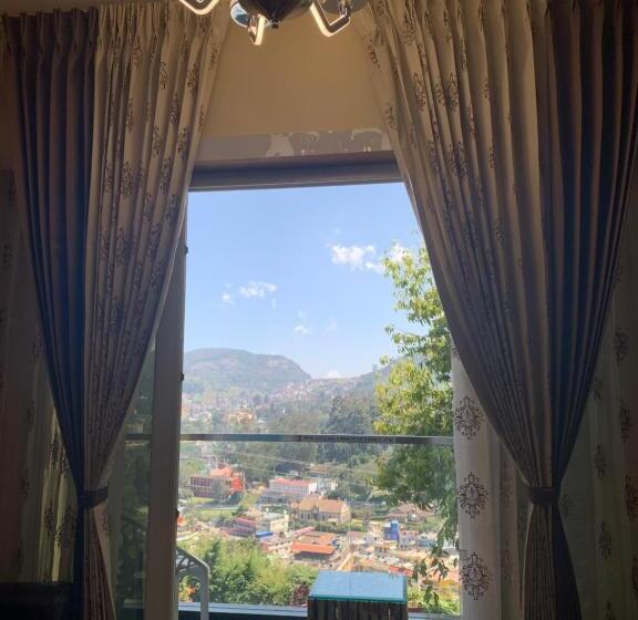 带大床的标准间, Beverly Villa