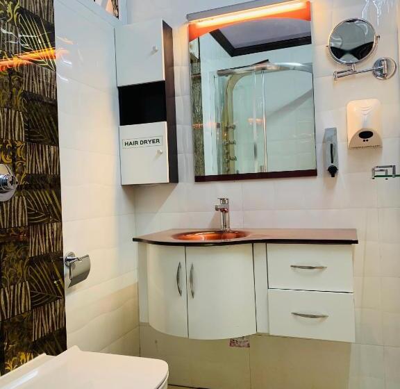 山景套房, Beverly Villa