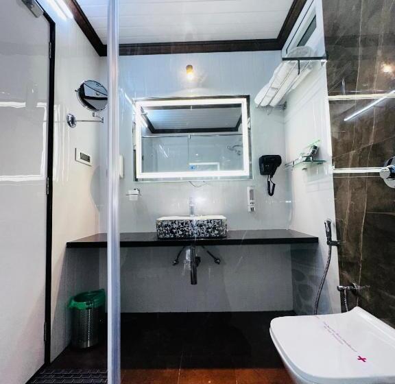 四人标准间, Beverly Villa