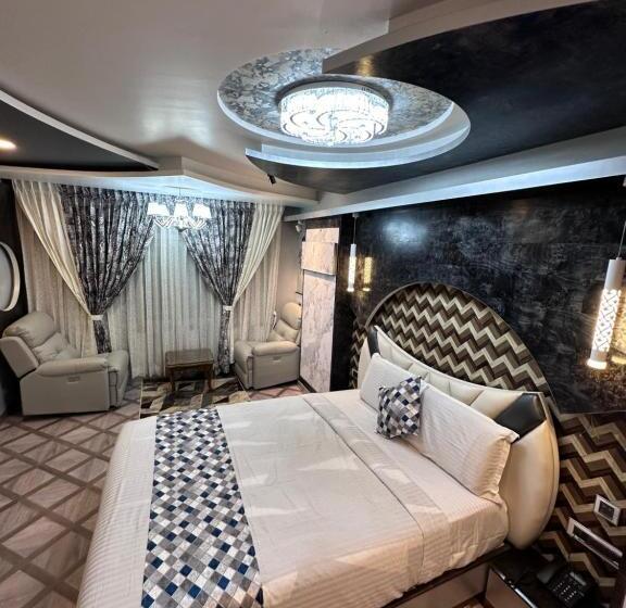 四人标准间, Beverly Villa