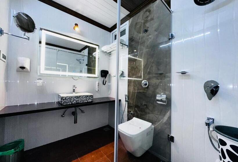اتاق استاندارد چهار تخته, Beverly Villa