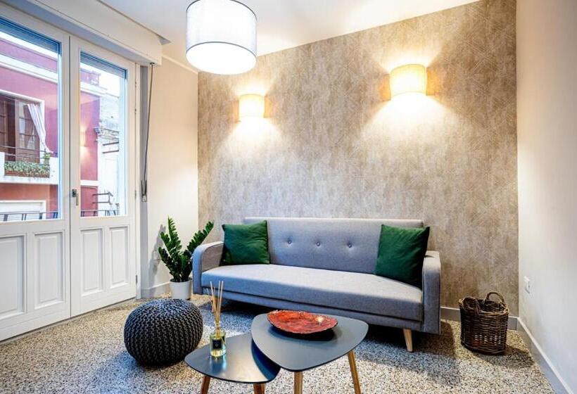 سوییت جونیور با بالکن, Eulalia32