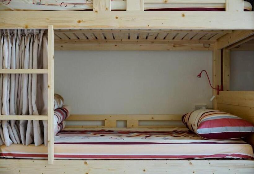 اتاق عادی, Takaobay Hostel