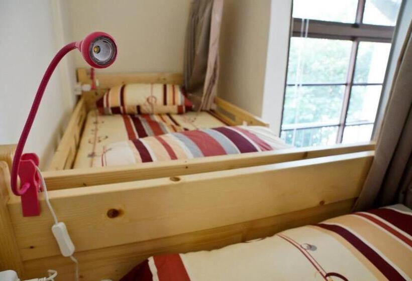 اتاق عادی, Takaobay Hostel