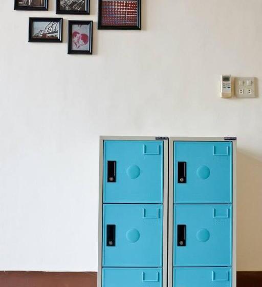 اتاق خانوادگی, Takaobay Hostel