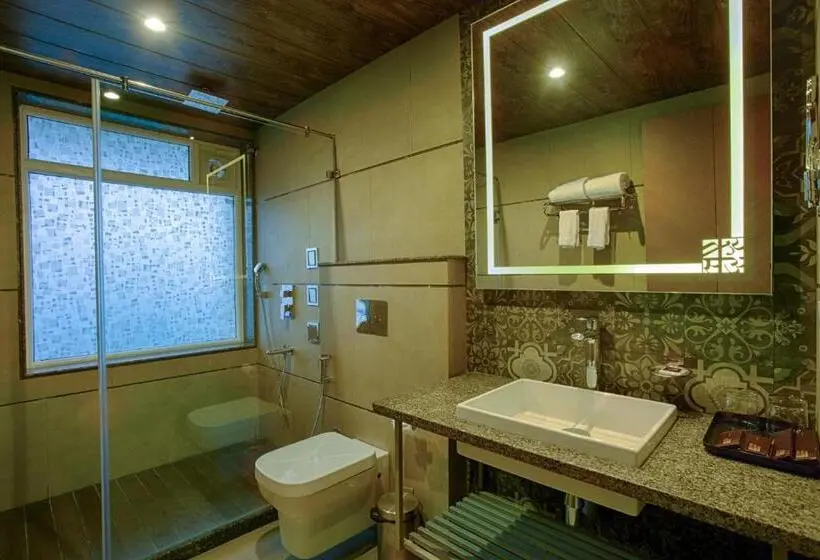 デラックスの４人部屋, Four Vedas Hotel & Resort
