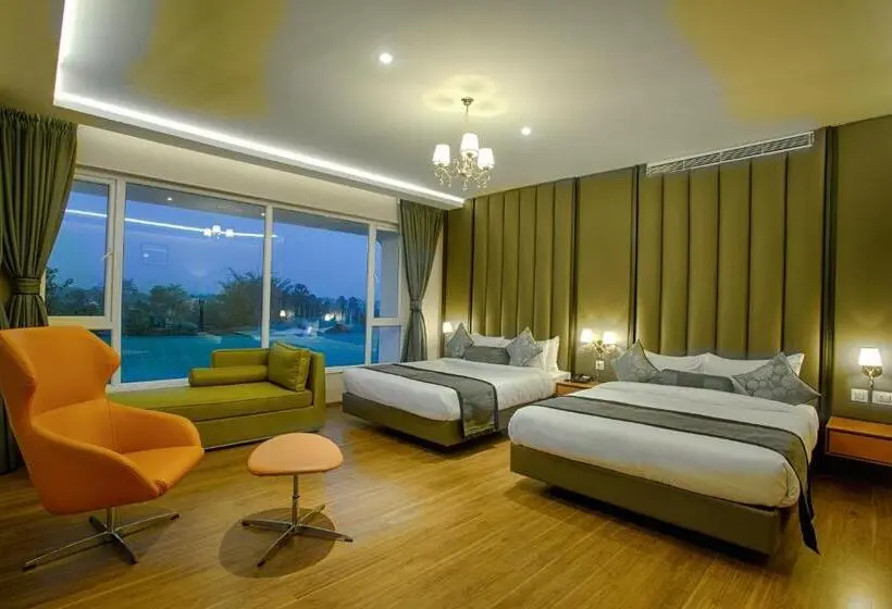 デラックスの４人部屋, Four Vedas Hotel & Resort