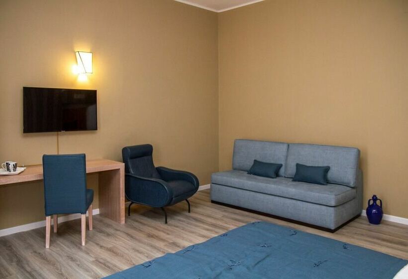 غرفة ديلوكس رباعية, Don Franco