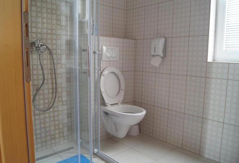 اتاق لوکس, Sobes Gavrilo