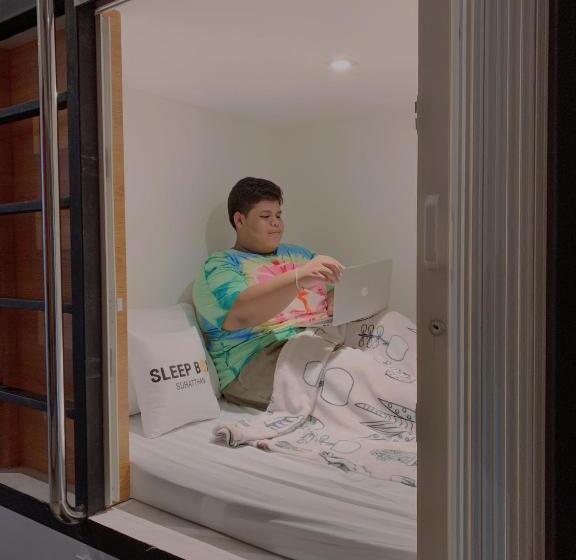 Кровать в Общей Комнате, Sleepbox Hostel Suratthani