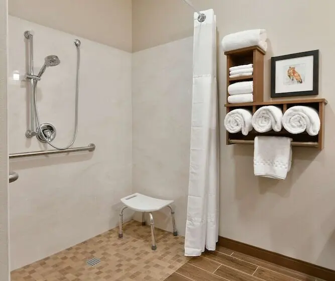 キングサイズベッドのスイートルーム, Grandstay Hotel & Suites