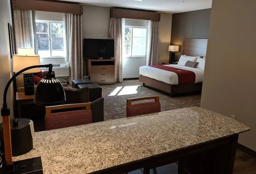 キングサイズベッドのスイートルーム, Grandstay Hotel & Suites