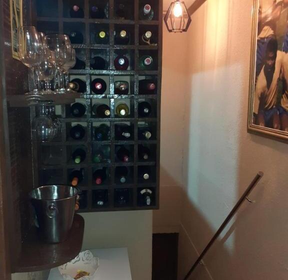 חדר דלוקס לשלושה, Nacional