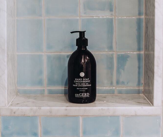 سوییت لوکس, Ocho Suites & Kitchen