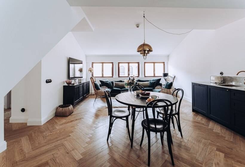 1 Bedroom Penthouse Apartment, Ocho Suites & Kitchen