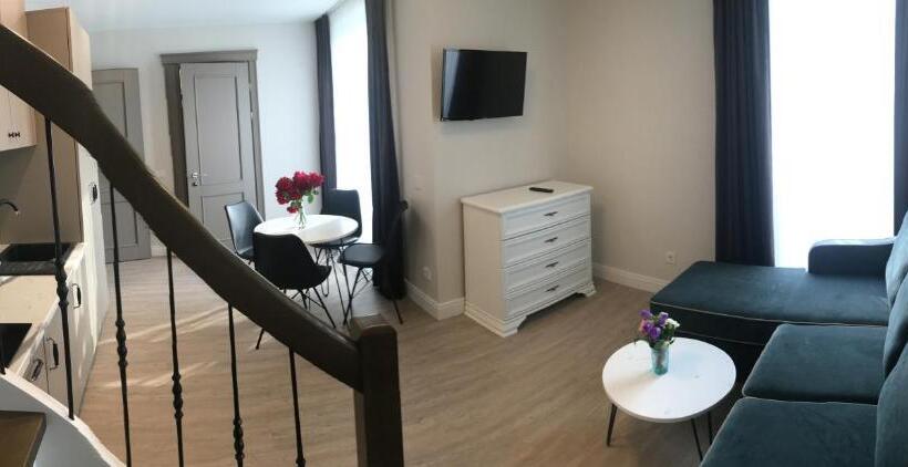 سوییت خانوادگی, Vila Jūralux