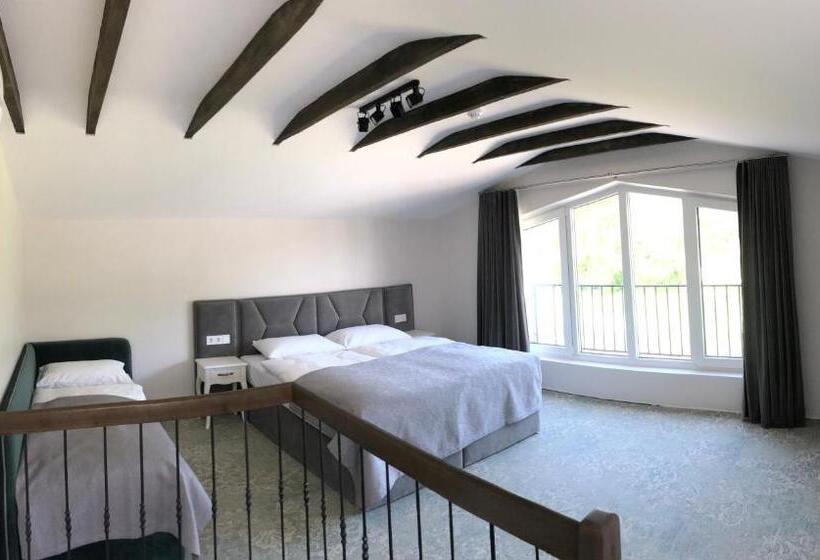 سوییت خانوادگی, Vila Jūralux