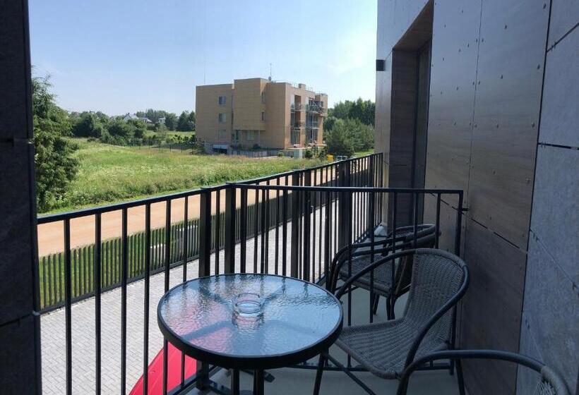 اتاق استاندارد چهارنفره با بالکن, Vila Jūralux